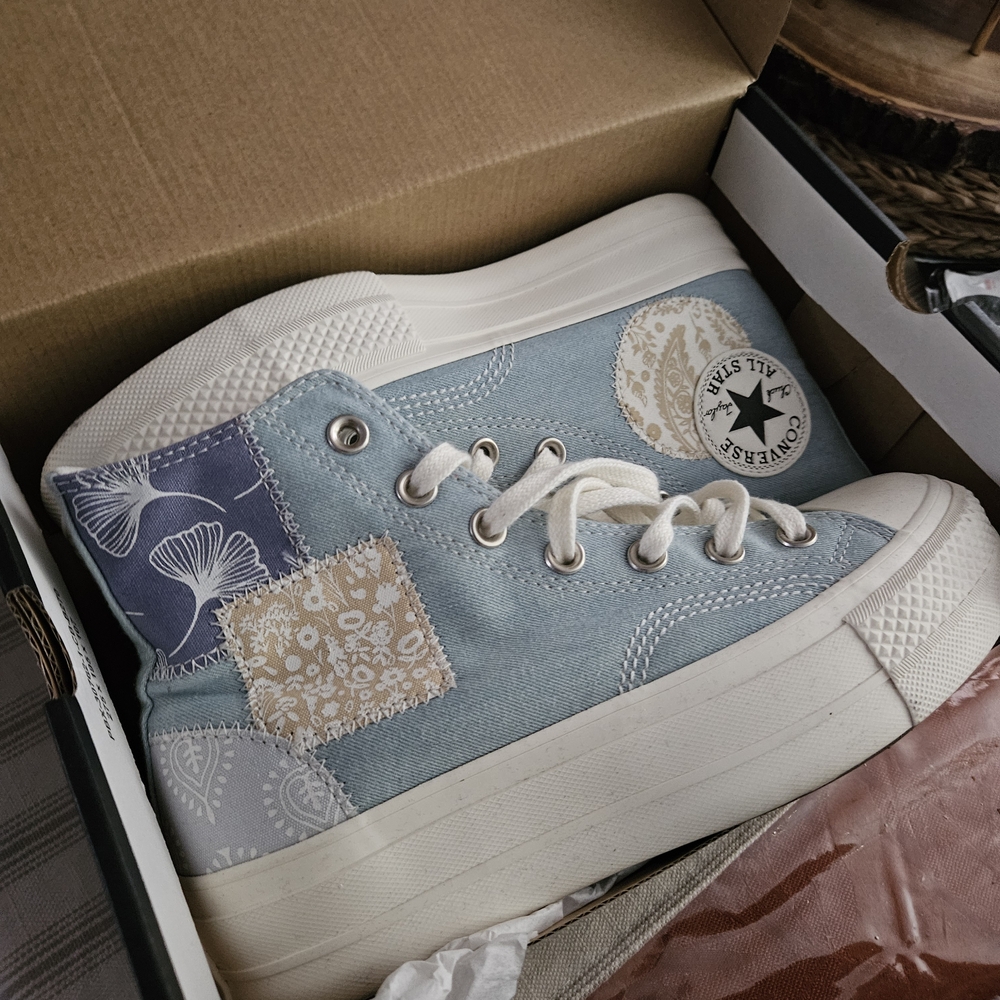 DENIM CHUCKS 🩵                      Converse Blue and Cream Patchwork High-Tops